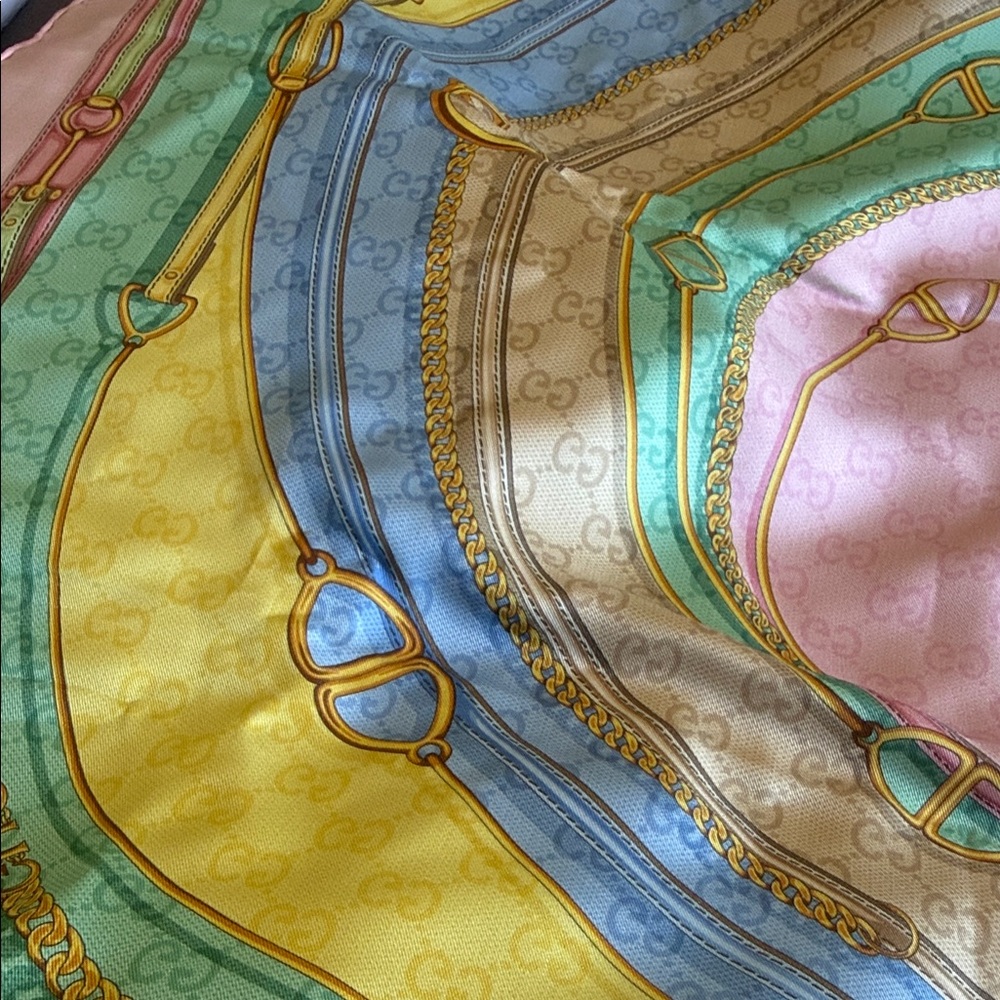 Gucci Pastel Silk Scarf with Gold Accents - Picture 6 of 11